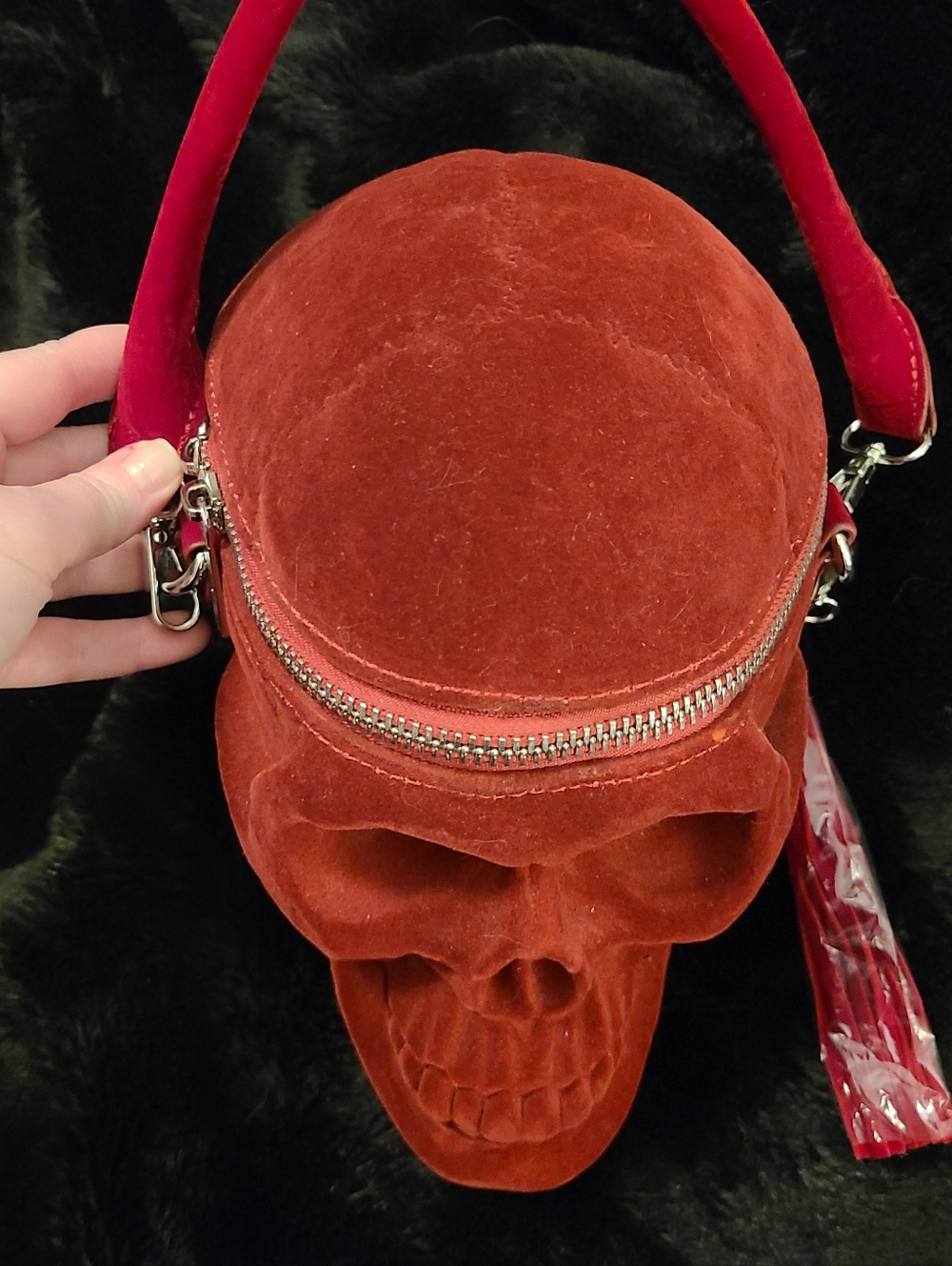 Killstar Red Velvet Skull Shoulder Bag - Picture 3 of 5